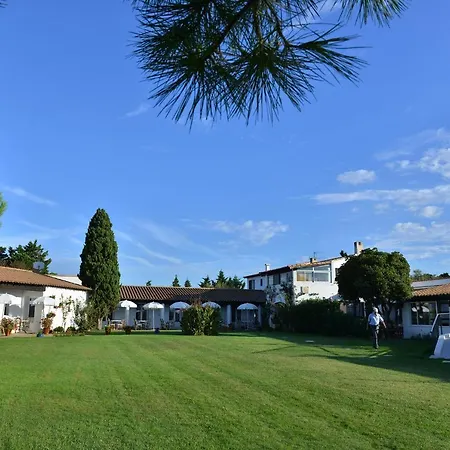 Mas De La Grenouillere Et Centre Equestre En Pleine Nature Hotel