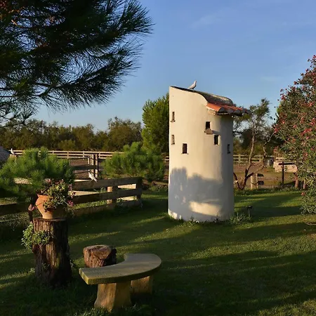 Hotel Mas De La Grenouillere Et Centre Equestre En Pleine Nature Saintes-Maries-de-la-Mer